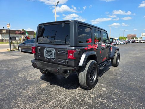 Used 2019 Jeep Wrangler Unlimited Sahara w/ Safety Group AWD/4WD image 6