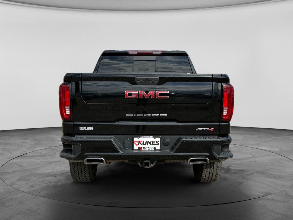 Used 2022 GMC Sierra 1500 AT4 w/ AT4 Preferred Package AWD/4WD image 8
