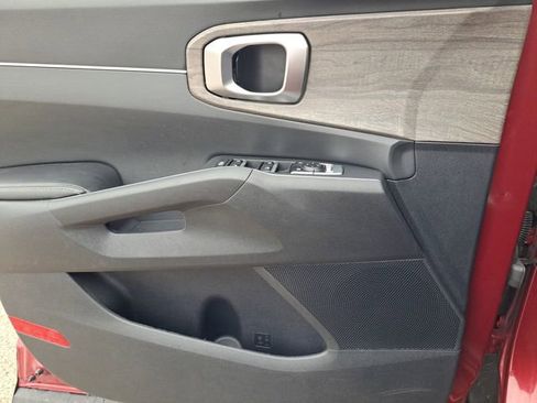 Used 2023 Kia Sorento S image 17