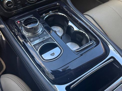 Used 2013 Jaguar XJ L Portfolio RWD image 25