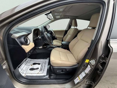 Used 2013 Toyota RAV4 Limited AWD/4WD image 19