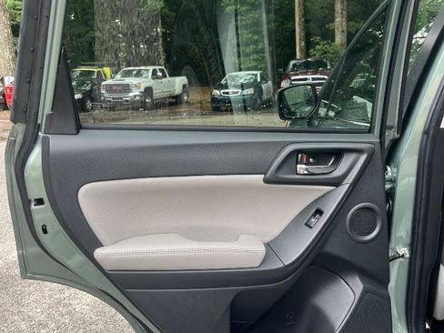 Used 2015 Subaru Forester 2.5i Limited AWD/4WD image 14