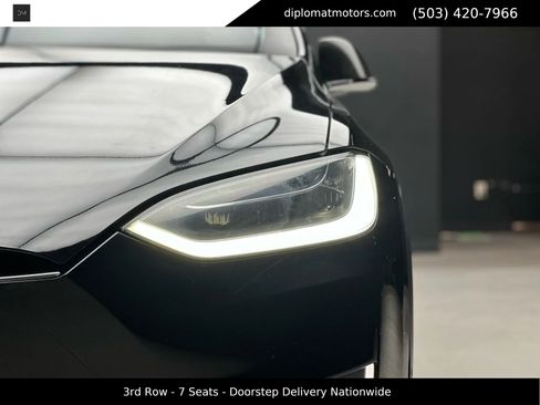 Used 2018 Tesla Model X 100D image 13