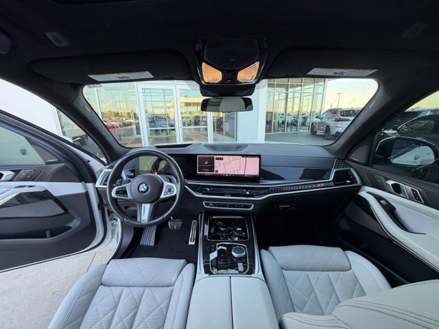 Used 2025 BMW X7 xDrive40i w/ M Sport Package AWD/4WD image 35