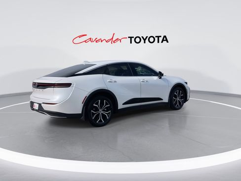 Used 2023 Toyota Crown XLE image 8