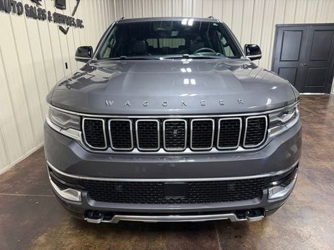 Used 2024 Jeep Wagoneer L Series III w/ Premium Group I AWD/4WD image 2