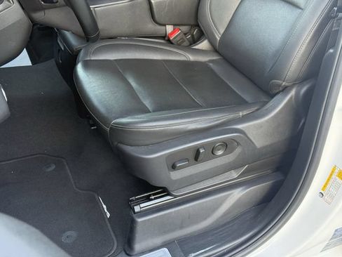 Used 2025 GMC Sierra 1500 SLT RWD image 17