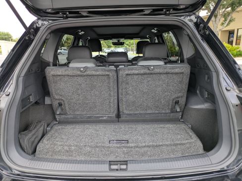 Used 2021 Volkswagen Tiguan SE R-Line FWD image 10