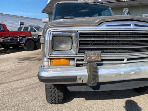 Used 1989 Jeep Grand Wagoneer AWD/4WD image 39
