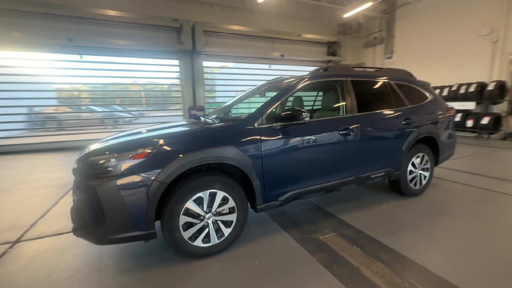 Used 2024 Subaru Outback Premium AWD/4WD image 7