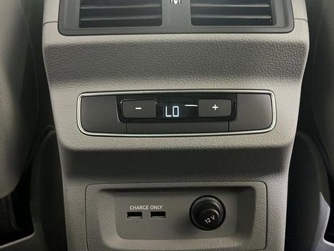 Used 2024 Audi Q5 2.0T Premium w/ Convenience Package AWD/4WD image 18