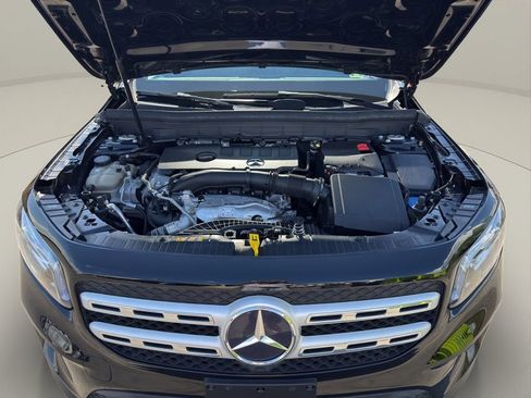 Used 2021 Mercedes-Benz GLB 250 4MATIC w/ Premium Package image 21