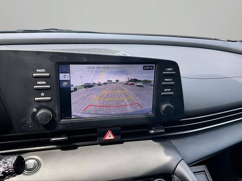 Used 2025 Hyundai Elantra Sport FWD image 19