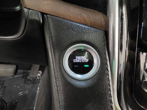 Used 2016 Cadillac Escalade ESV Premium AWD/4WD image 19