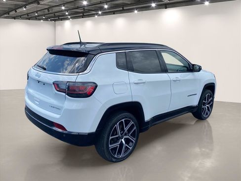 Used 2025 Jeep Compass Limited w/ Elite Group AWD/4WD image 7
