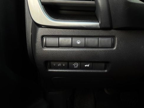 Used 2026 Nissan Rogue SV FWD image 22
