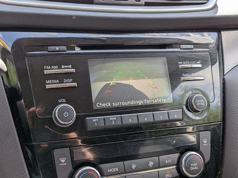 Used 2016 Nissan Rogue SV w/ SV Moonroof Package AWD/4WD image 21