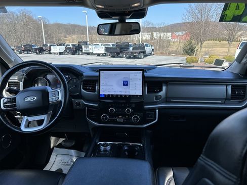 Used 2024 Ford Expedition Max XLT image 16