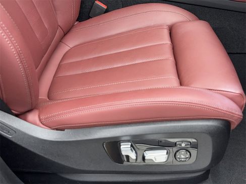 Used 2022 BMW X6 xDrive40i w/ Executive Package image 48
