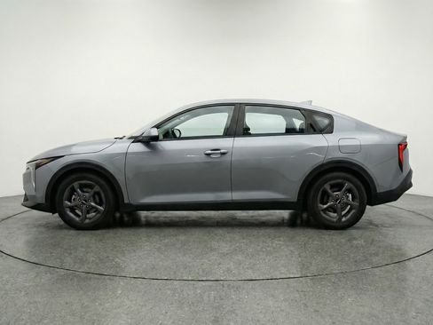 Used 2025 Kia K4 LXS image 5