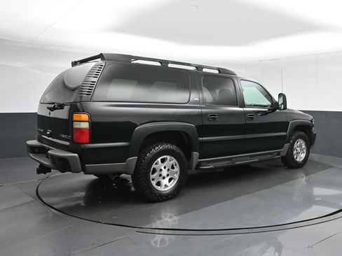 Used 2005 Chevrolet Suburban Z71 w/ Preferred Equipment Group AWD/4WD image 7