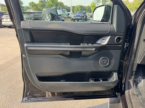 Used 2021 Ford Expedition XLT AWD/4WD image 16