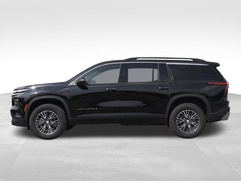 Used 2026 Chevrolet Traverse LT w/ Driver Confidence Package FWD image 8