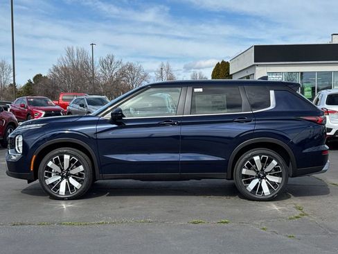 New 2026 Mitsubishi Outlander SE AWD/4WD image 7