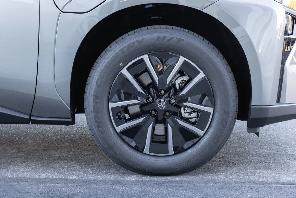 New 2027 Toyota bZ FWD image 4