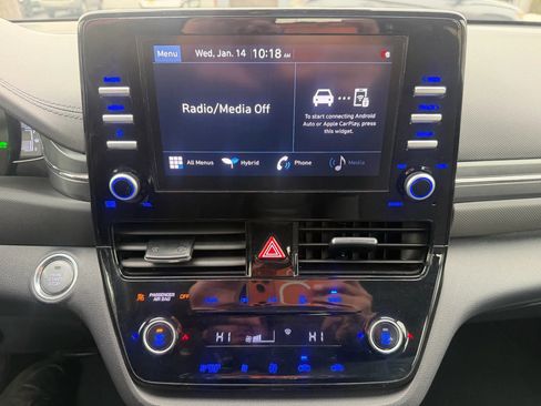 Used 2022 Hyundai Ioniq SE image 24