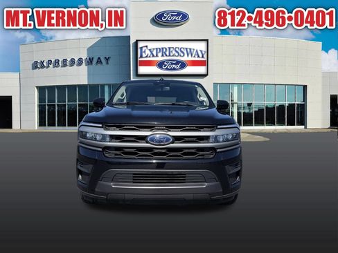 Used 2024 Ford Expedition XLT AWD/4WD image 4