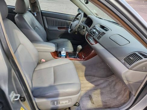 Used 2006 Toyota Camry XLE FWD image 18