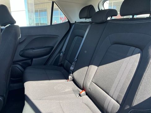 Used 2025 Hyundai Venue SEL FWD image 14