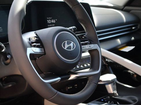 New 2025 Hyundai Elantra Limited image 25