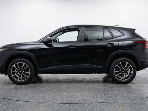 Used 2025 Chevrolet TrailBlazer LT FWD image 5