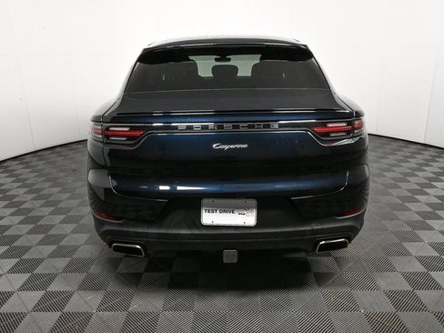 Used 2023 Porsche Cayenne Coupe w/ Premium Package image 31