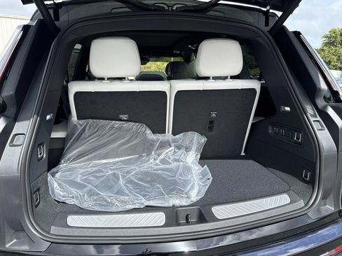 New 2026 Cadillac Vistiq Sport image 11