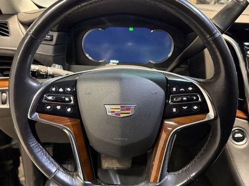 Used 2020 Cadillac Escalade Luxury w/ Escalade Sport Edition AWD/4WD image 11