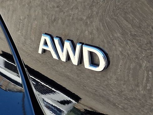 Used 2018 INFINITI QX30 Premium w/ Navigation Package AWD/4WD image 30