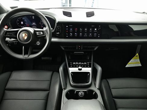 Certified 2025 Porsche Cayenne image 28