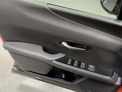 Used 2022 Lexus UX 200 w/ Accessory Package (Z2) image 14