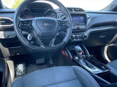 Used 2023 Chevrolet TrailBlazer RS w/ Convenience Package FWD image 9