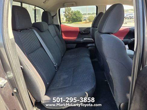 Used 2022 Toyota Tacoma SR5 AWD/4WD image 15