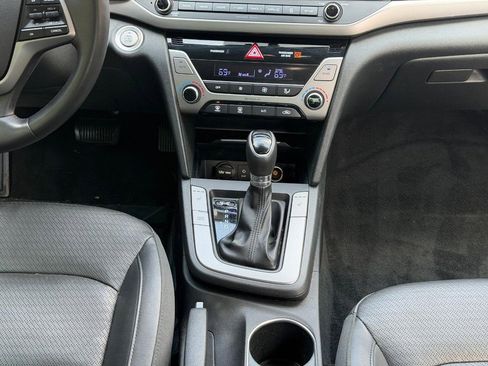 Used 2017 Hyundai Elantra Limited FWD image 14