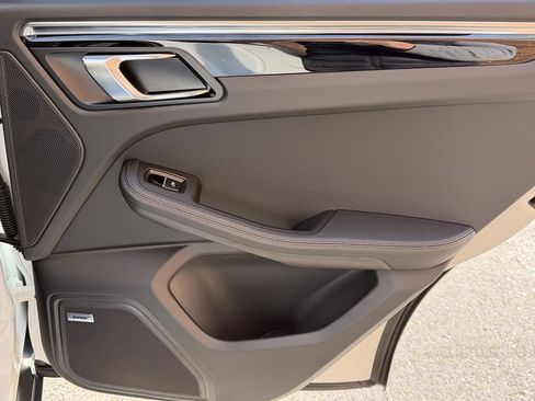 New 2026 Porsche Macan S image 24