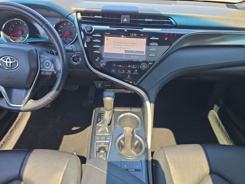 Used 2019 Toyota Camry XSE image 11