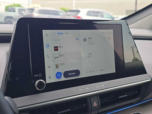 Certified 2026 Toyota Prius XLE FWD image 27