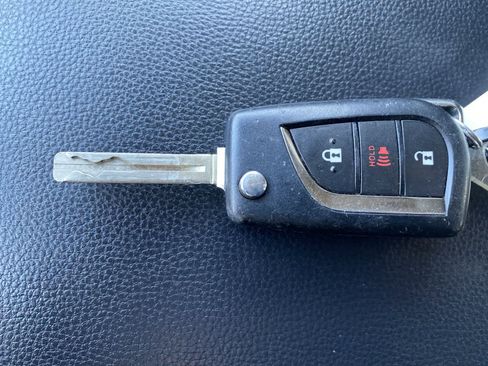 Used 2024 Toyota RAV4 LE image 33