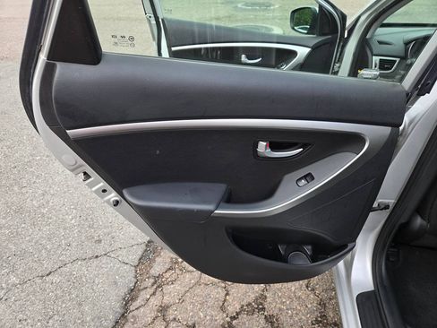 Used 2013 Hyundai Elantra GT w/ Touch & Go Pkg FWD image 21