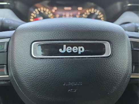 Used 2022 Jeep Compass Latitude image 22